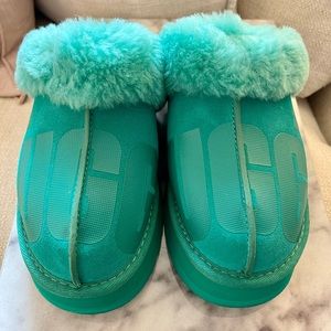 Women’s Ugg®️ Green Slipper/Slides